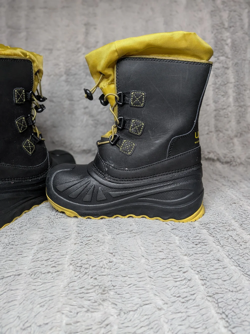 UGG Kids Black and Yellow Snow Boots Size 1